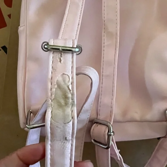 Backpack - Picture 6 of 7